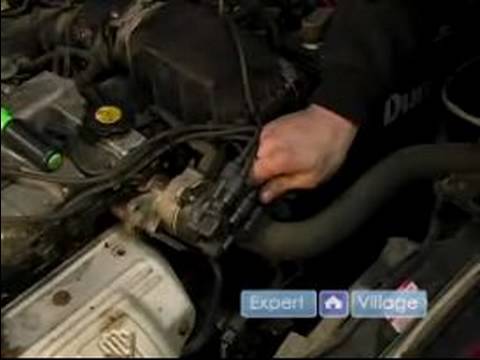 How to Tune Up Your Car : How to Check the Distributor Cap